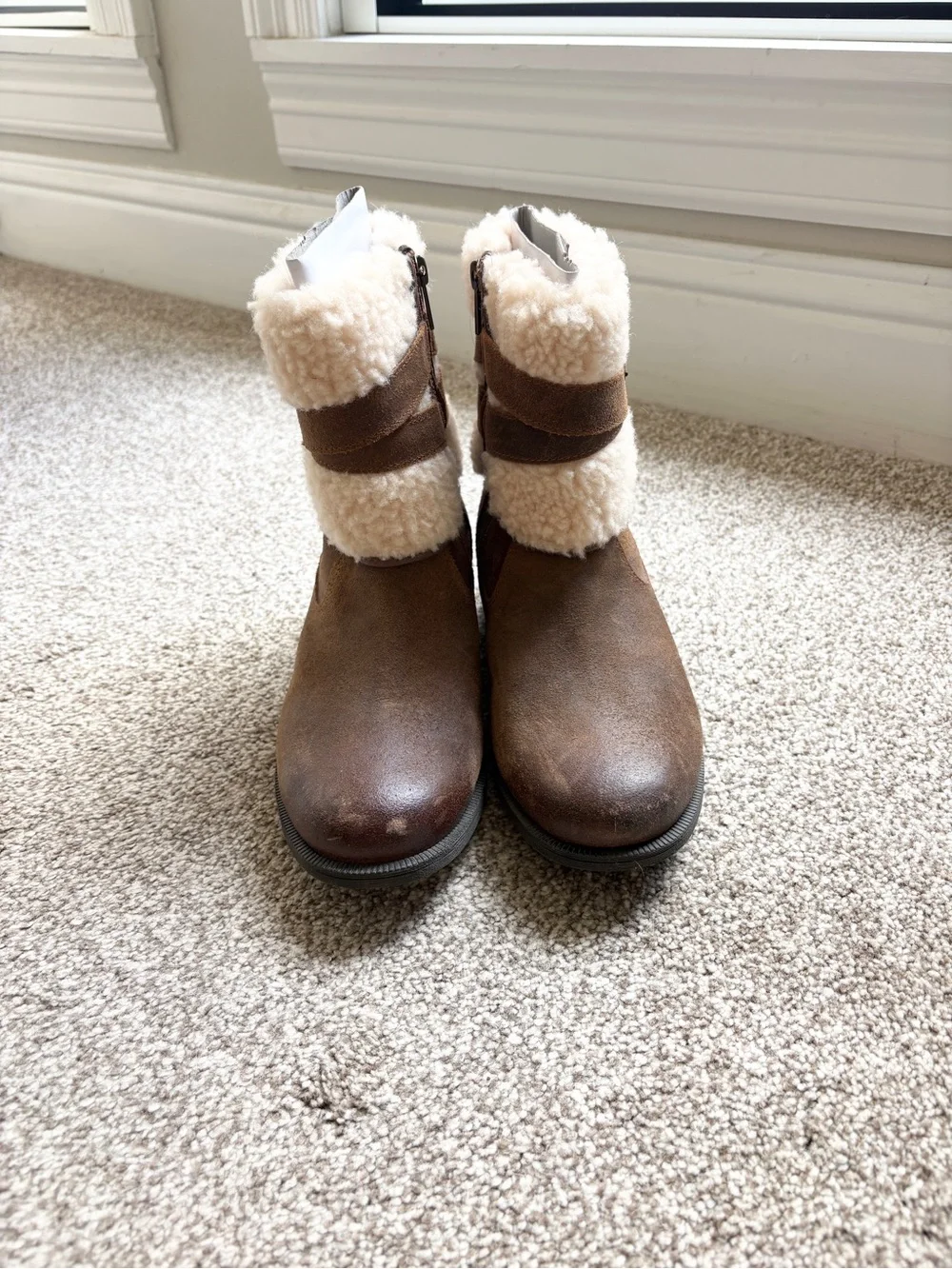 UGG Brown Leather Ankle Boots with Cream Shearling Cuff
